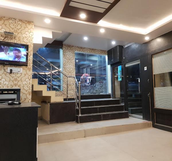 New Kumar Hotel & Banquet Lucknow Exterior photo